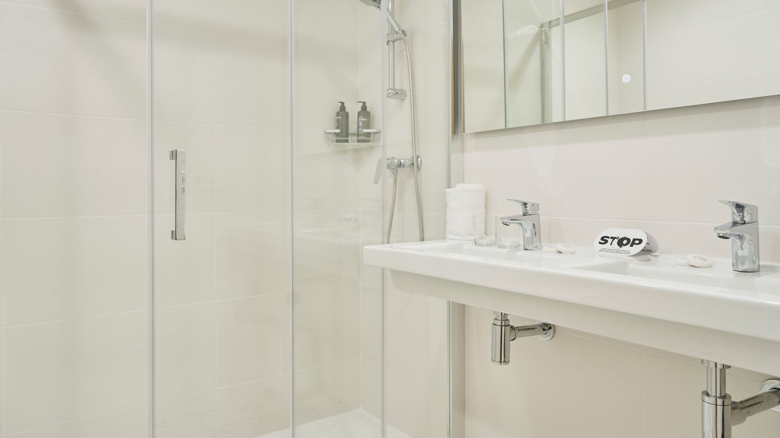 rooms-double-standard-room