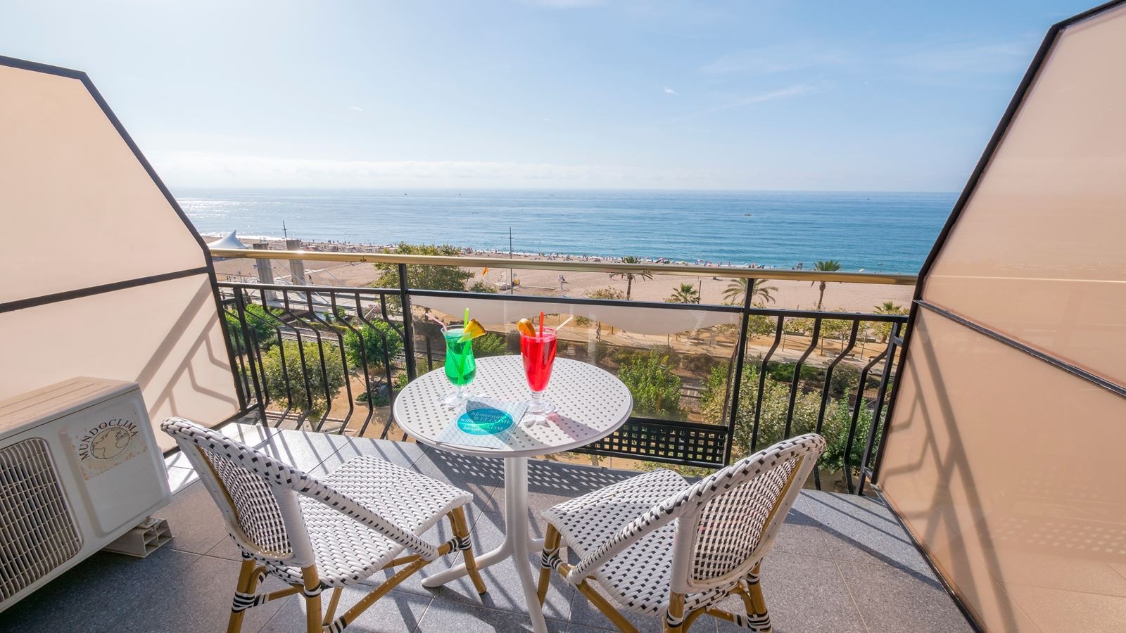 rooms-frontal-sea-view