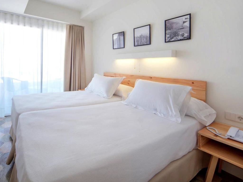 rooms-double-room-balcony