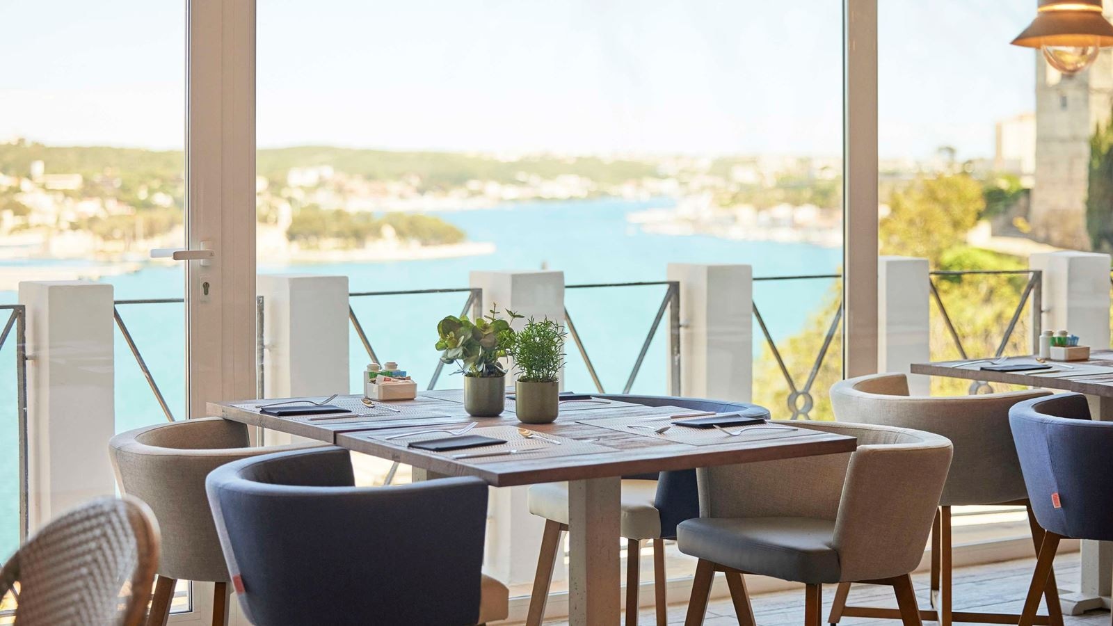 restaurants-restaurants