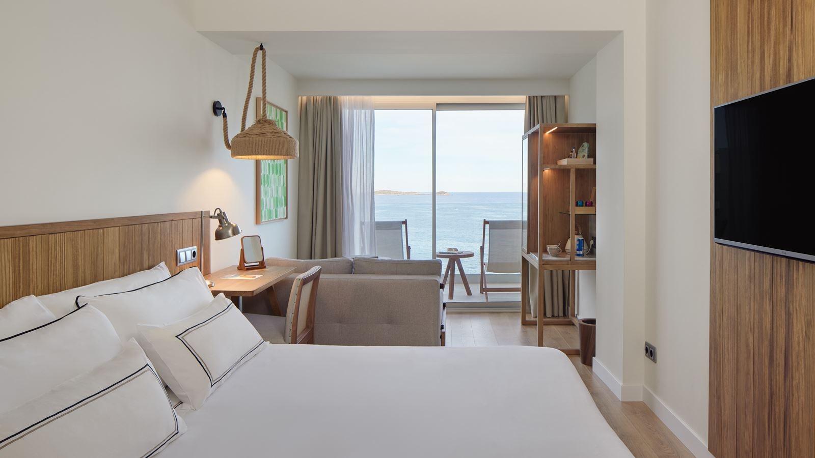 rooms-junior-suite-frontal-sea-view