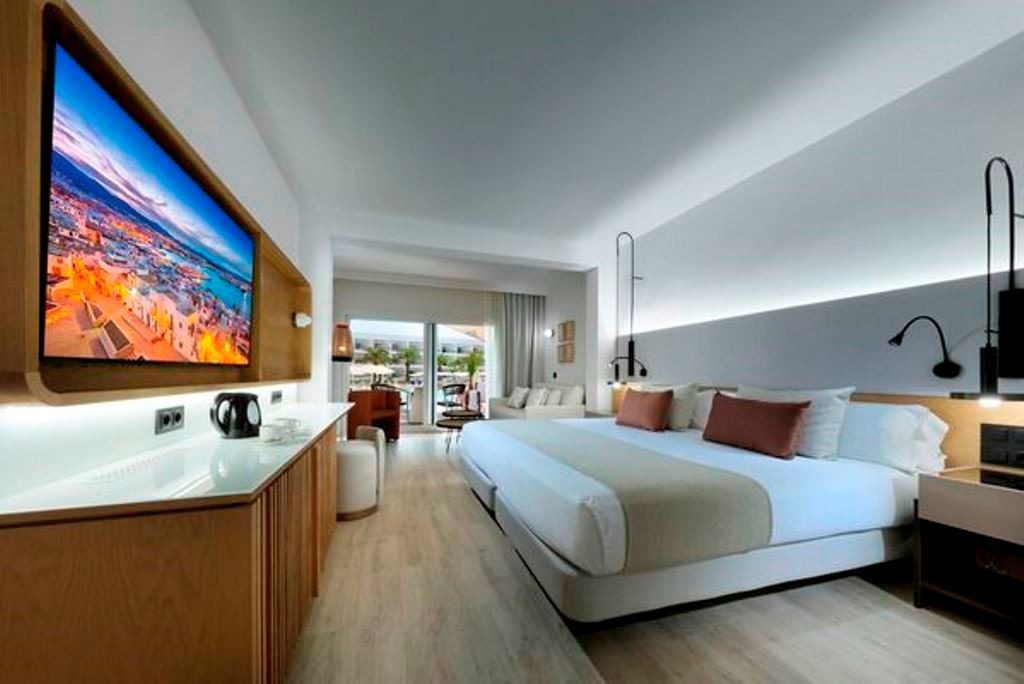 rooms-sp--superior-pool-side