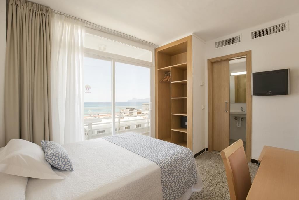 rooms-standard-room-lateral-sea-view-balcony