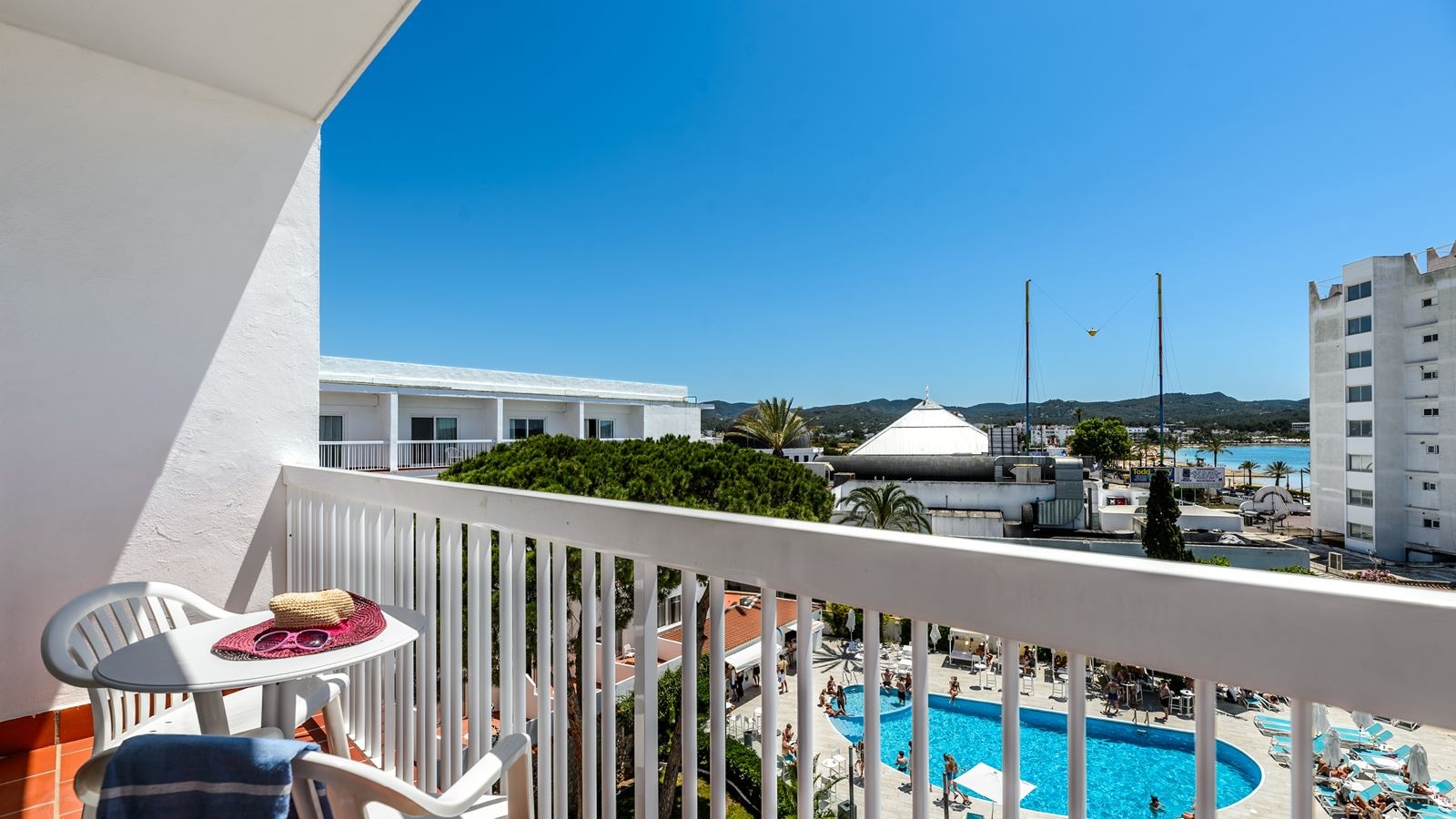 rooms-twin-room-pool-view-balcony-or-terrace