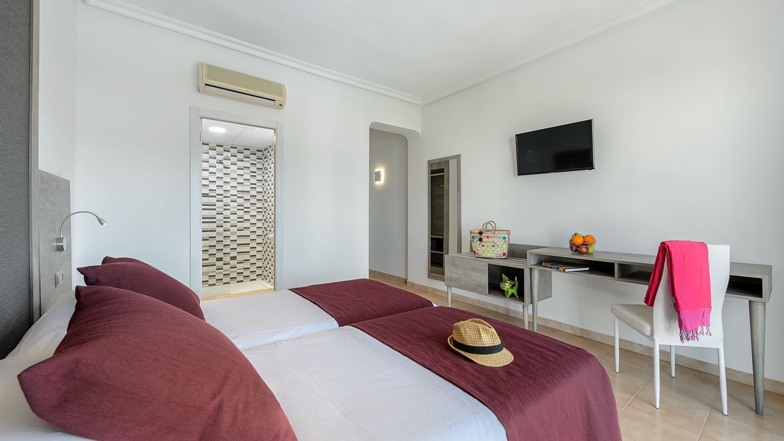 rooms-twin-room-pool-view-balcony-or-terrace