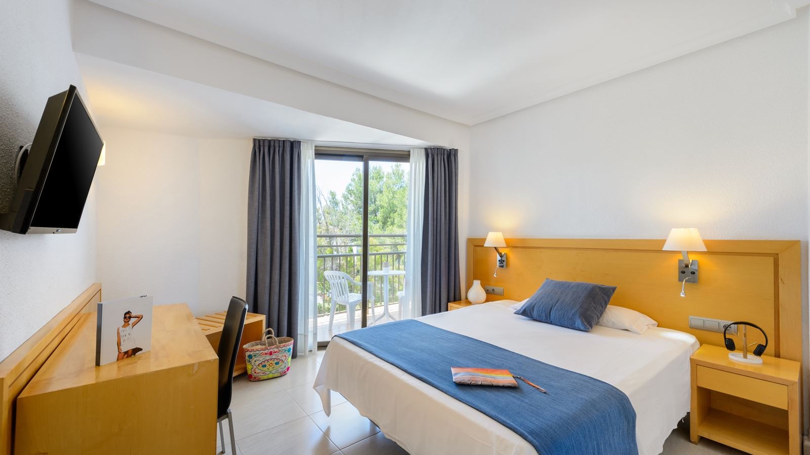 rooms-single-room-balcony-or-terrace