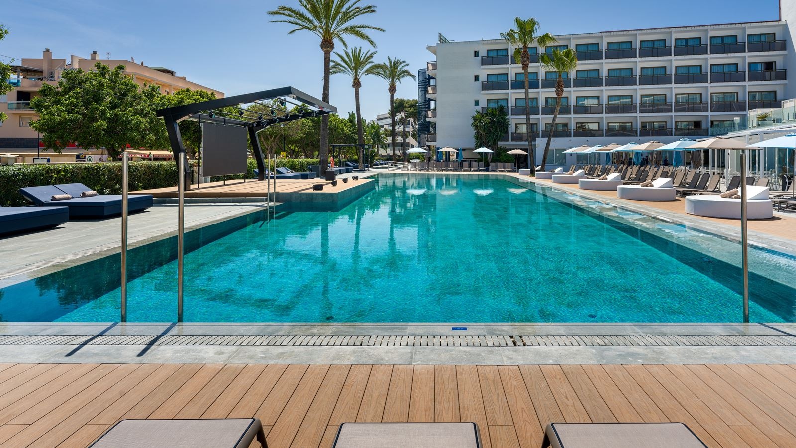 pools-outdoor-pool