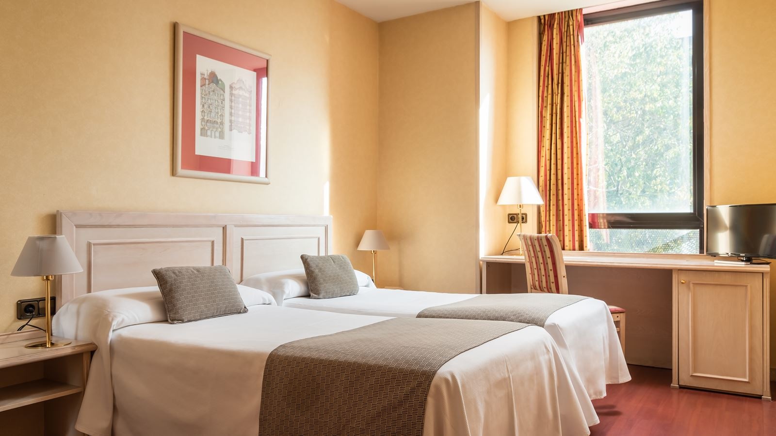 rooms-bed-in-dormitory-standard