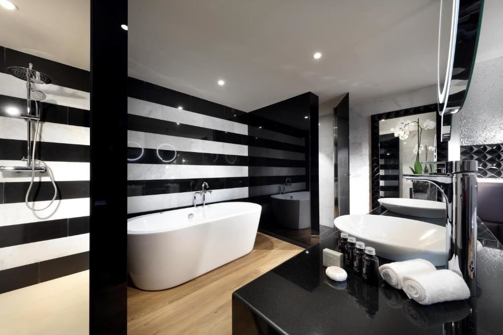 rooms-rock-suite-platinum-balcony-or-terrace