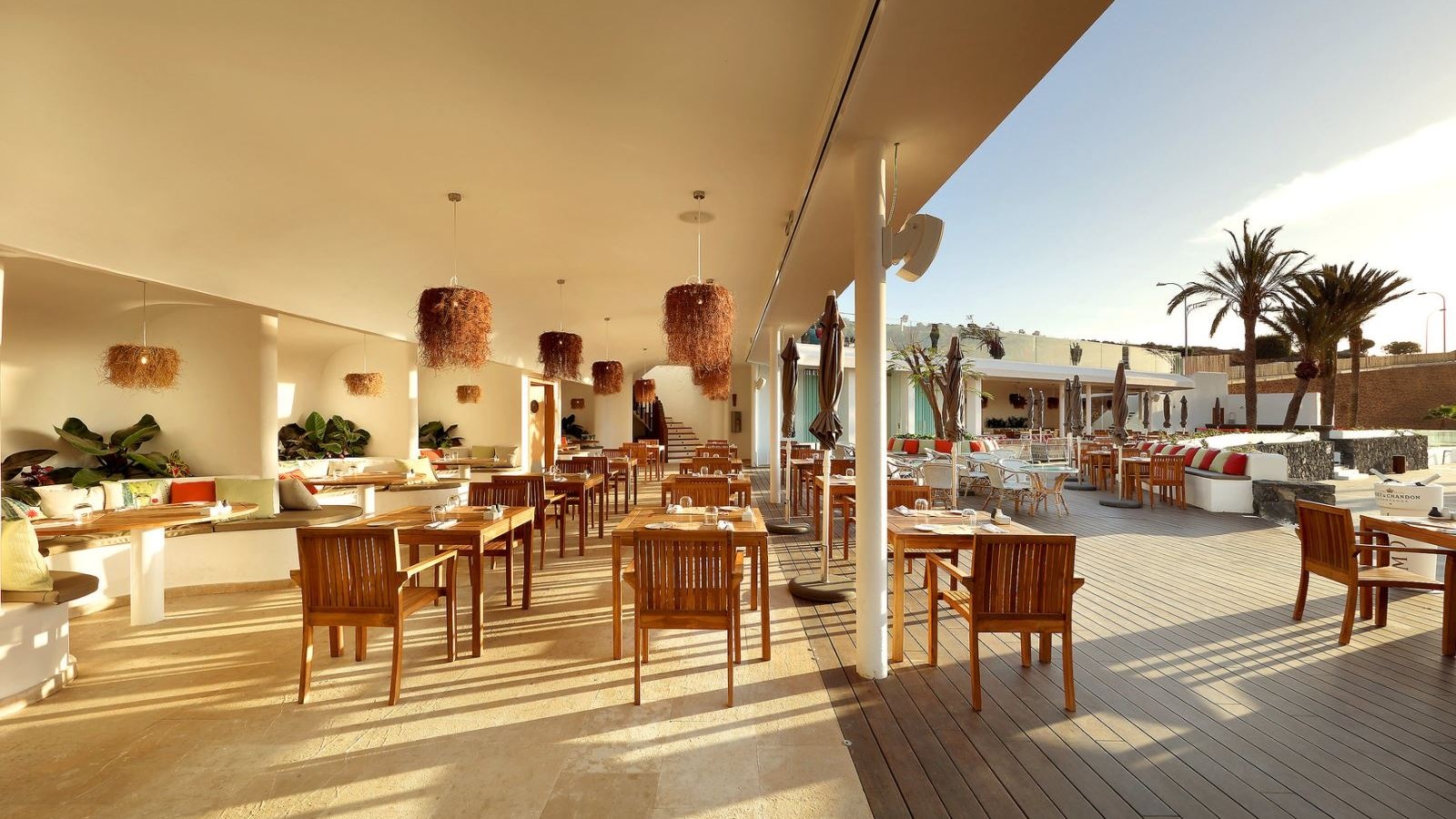 restaurants-the-beach-club