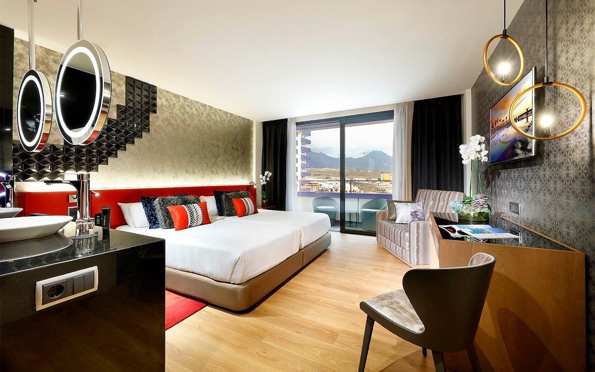 rooms-rock-royalty-deluxe-balcony-or-terrace-rrdx