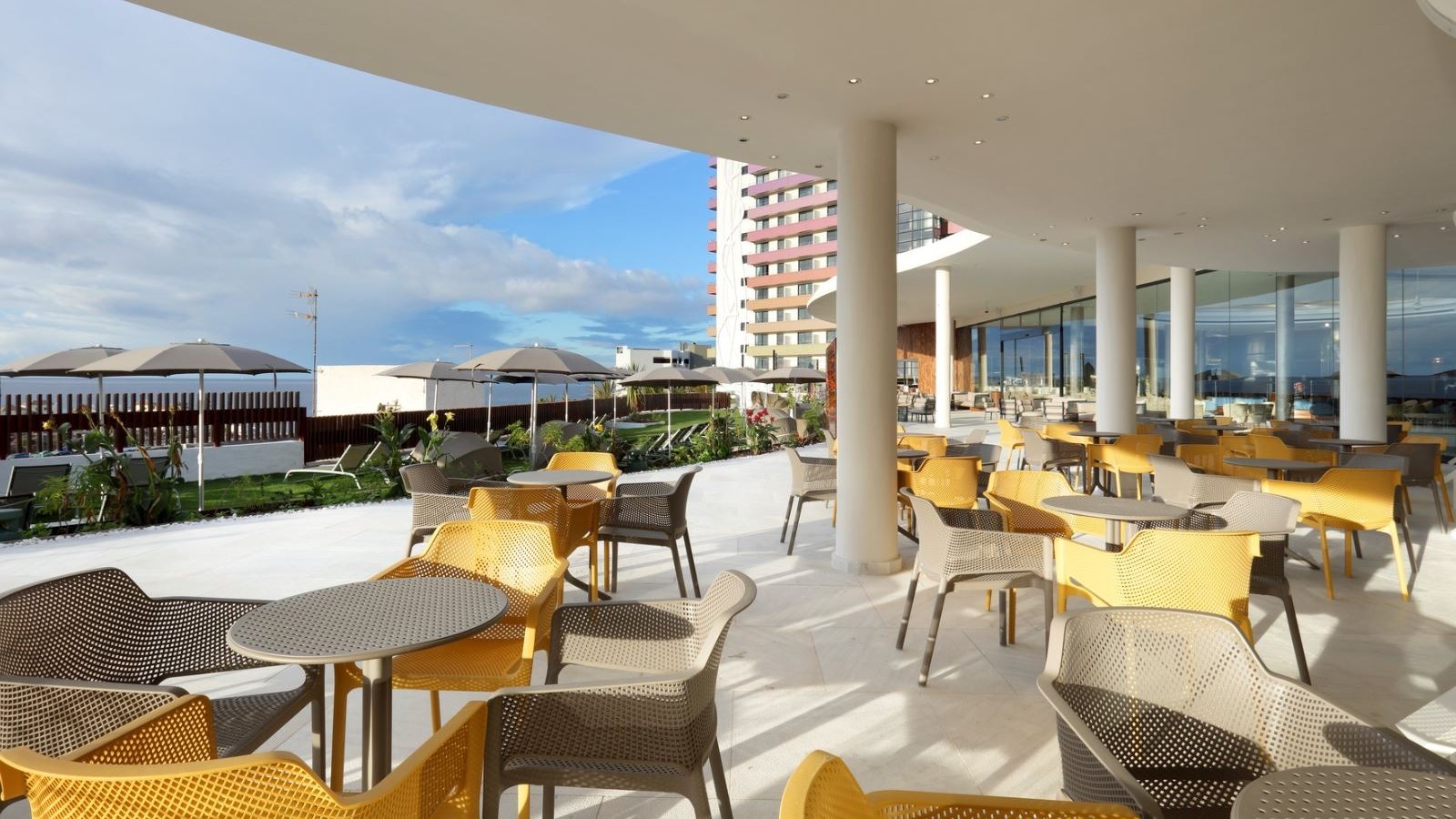 bars-cafe-constant-grind