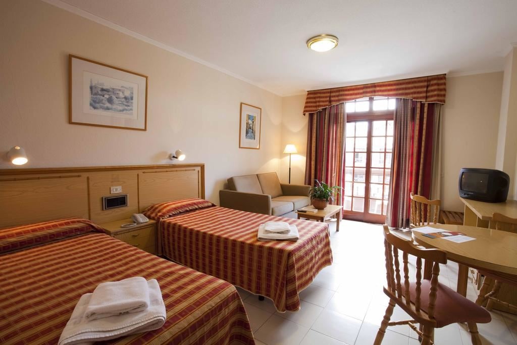 rooms-superior-studio-with--balcony-or-terrace