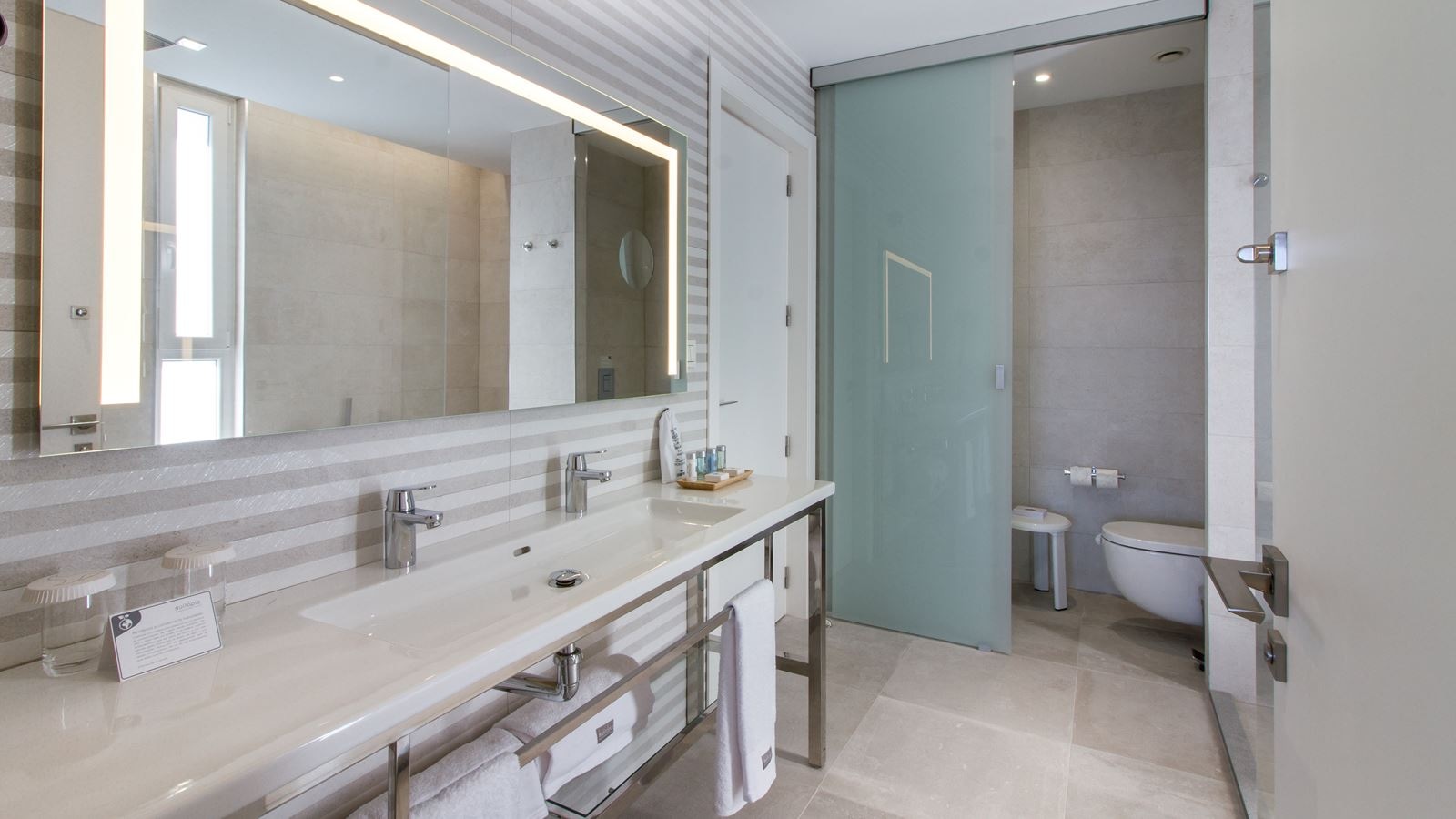 rooms-su--suitopia-suite