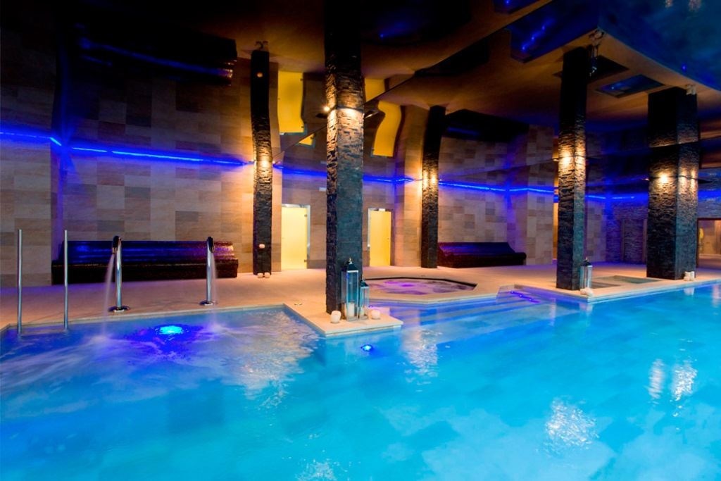 pools-indoor-pool