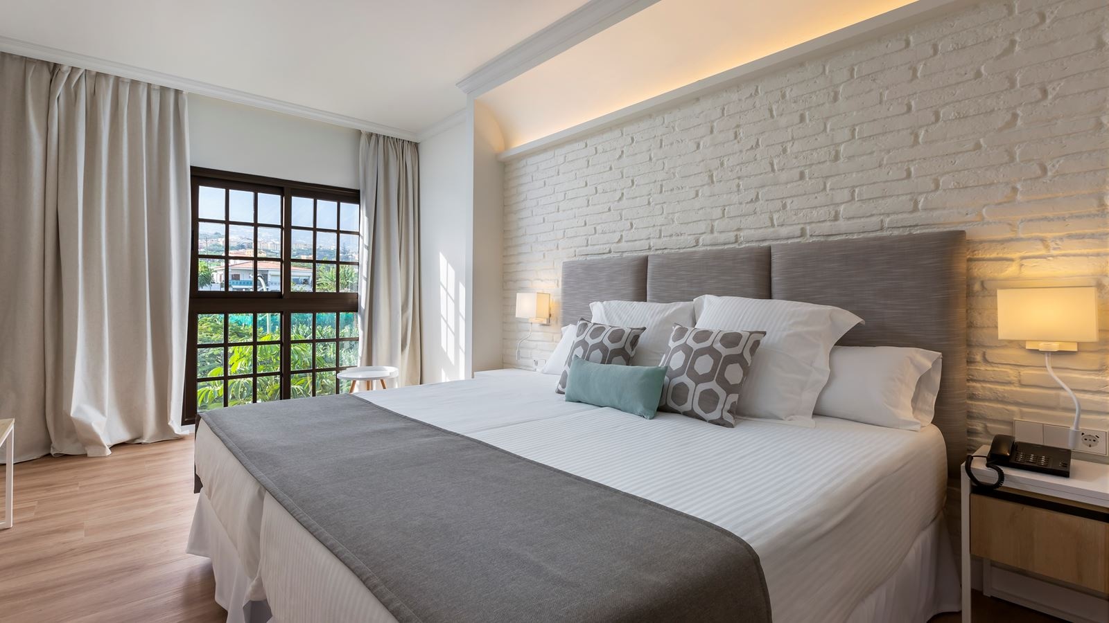 rooms-suite-teide-view-balcony-or-terrace