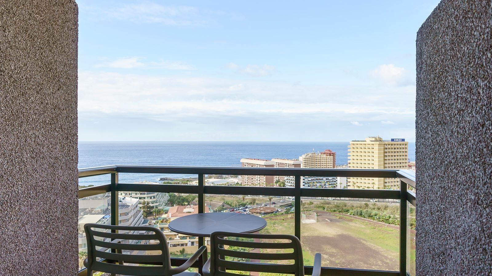 rooms-my-favourite-club-suite-ocean-front-view-balcony-or-terrace