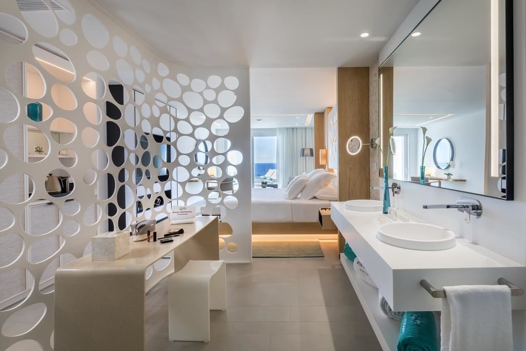 rooms-jst--jr-suite-ocean-front-with-hot-tub