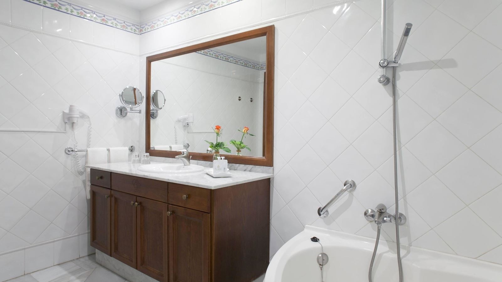 rooms-junior-suite-single-use--mountain-view-only-single