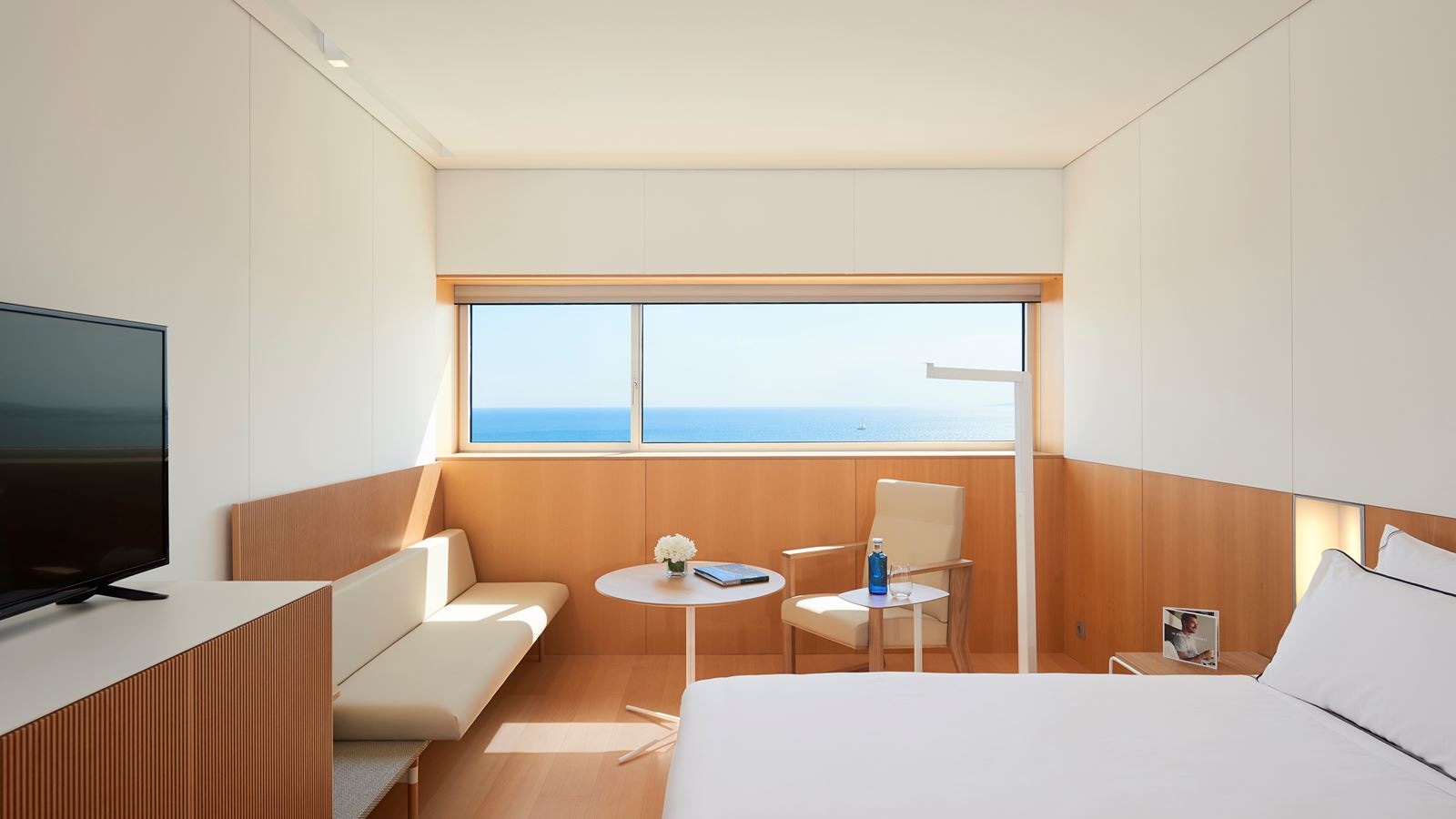 rooms-c2v-double-deluxe-sea-view-room