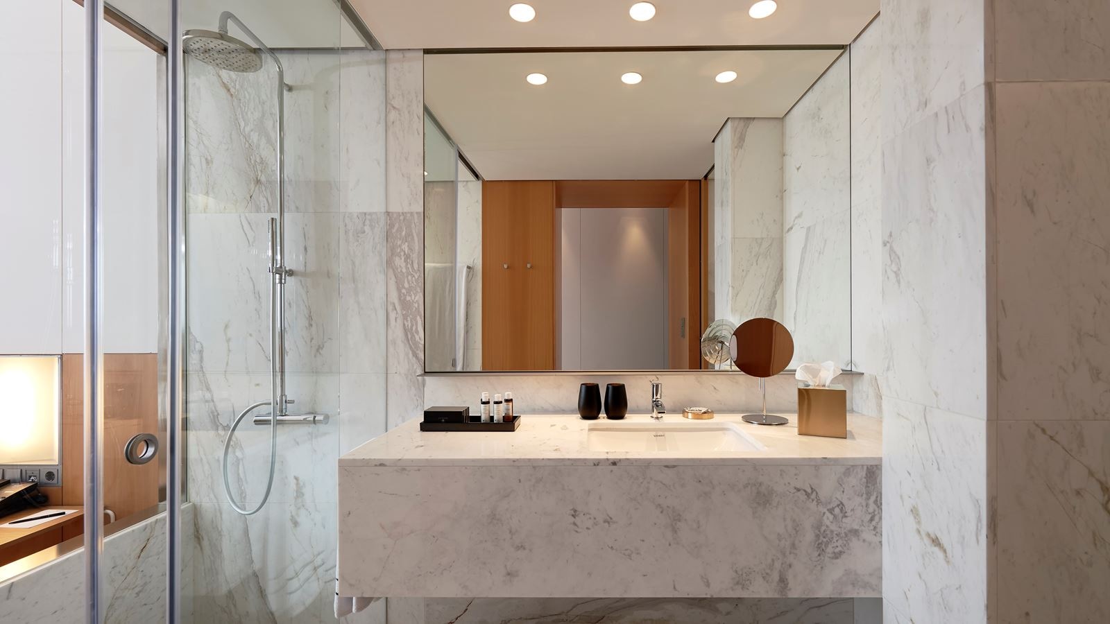 rooms-c2t-double-deluxe-room