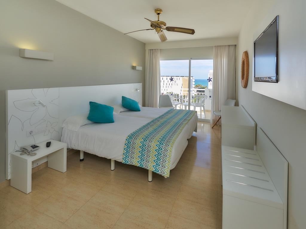 rooms-standard-room-balcony-or-terrace