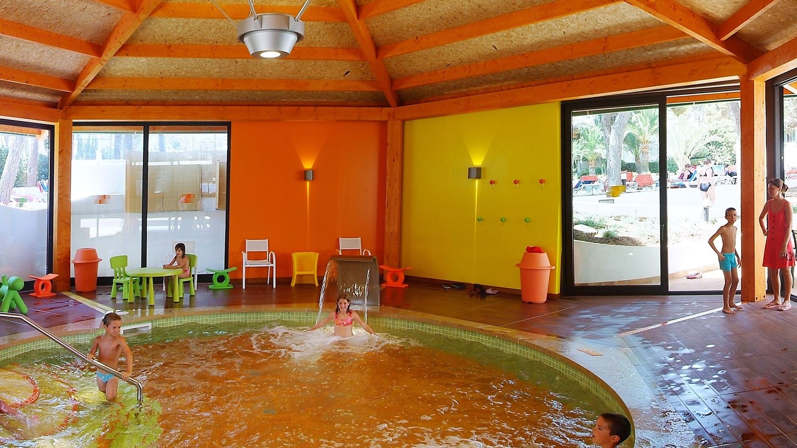 pools-indoor-childrens-pool