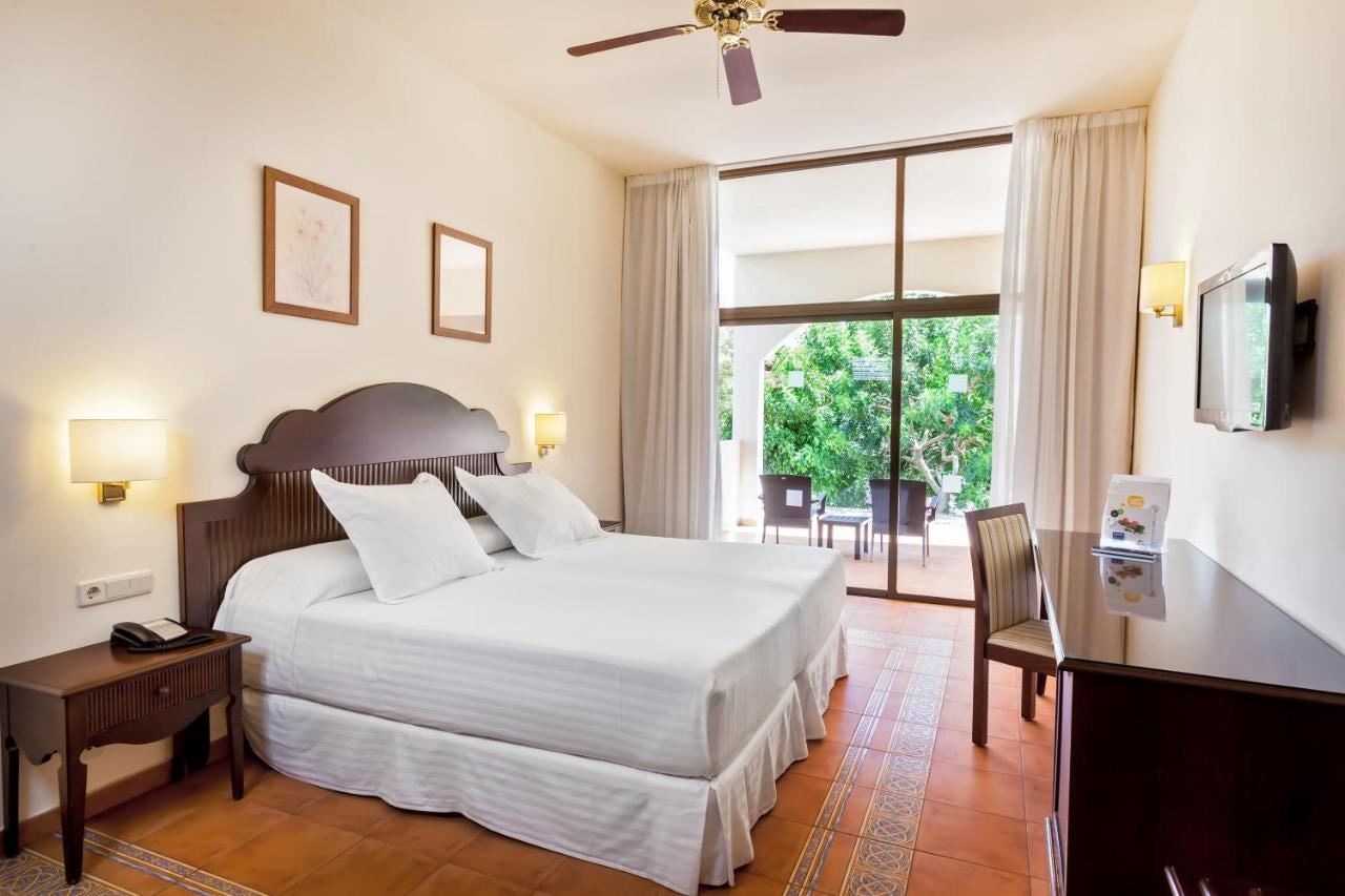 rooms-double-standard-room-balcony-or-terrace