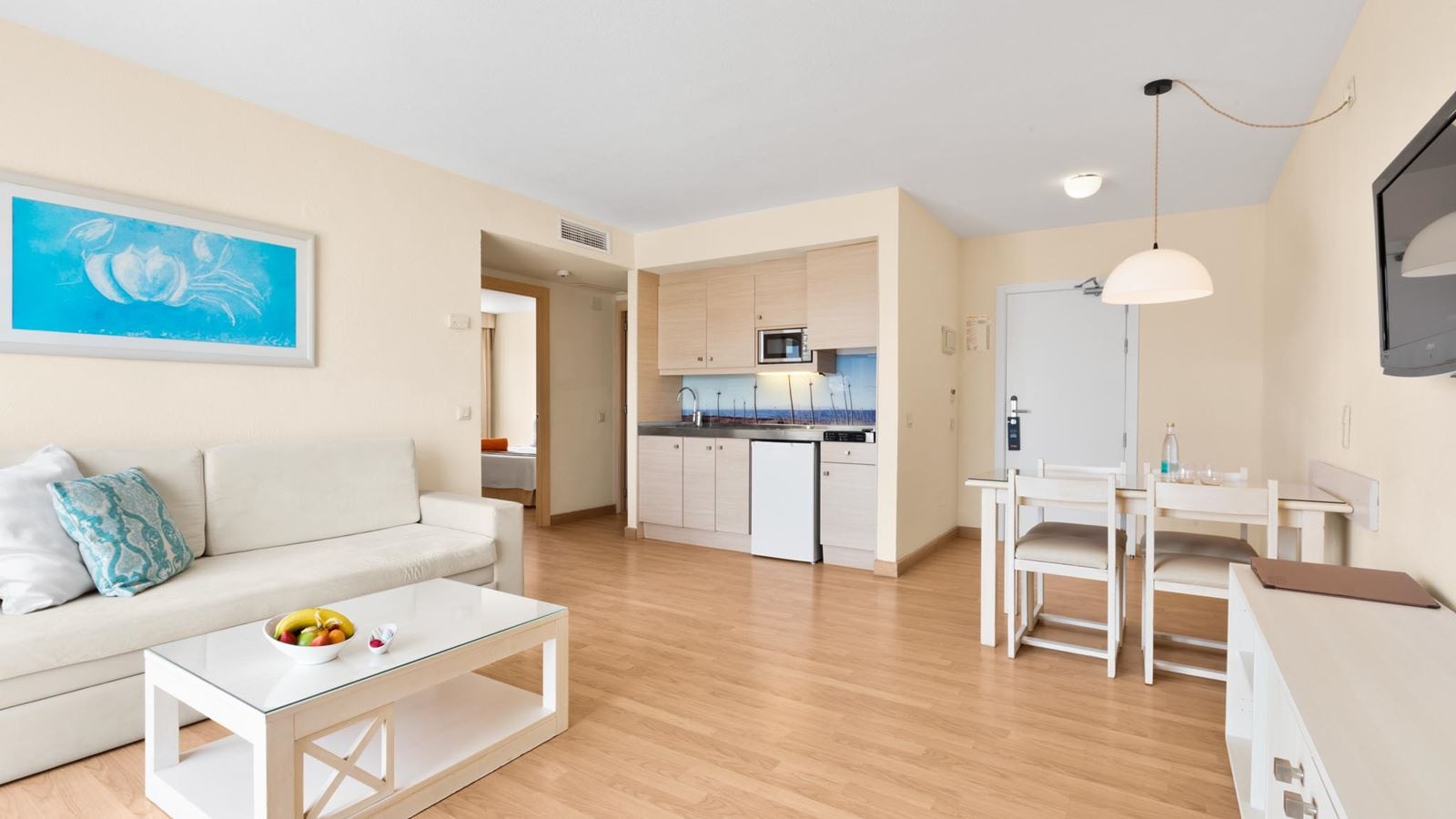 rooms-apt-2-bedrooms-balcony-or-terrace