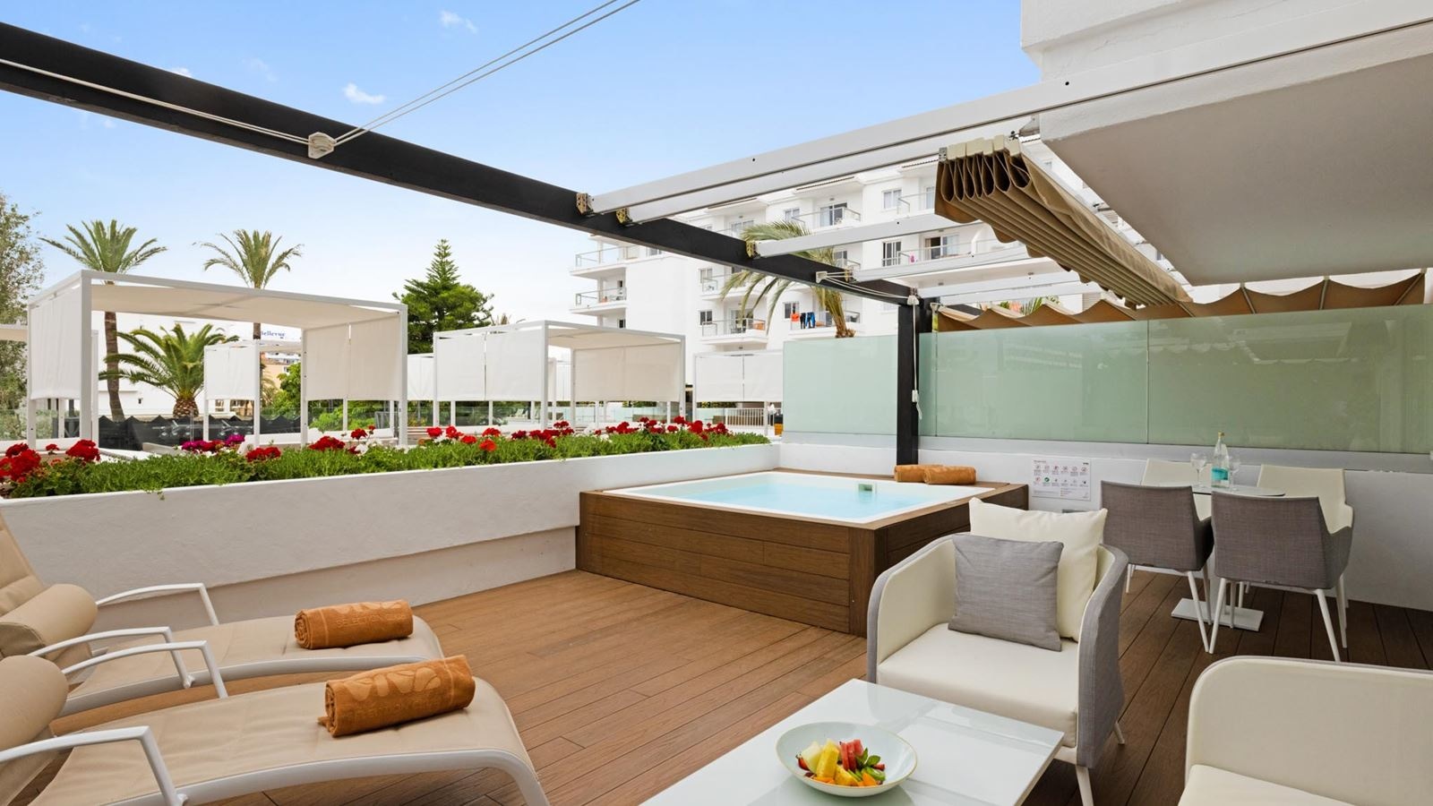 rooms-studio-plunge-pool-selection-club-balcony-or-terrace
