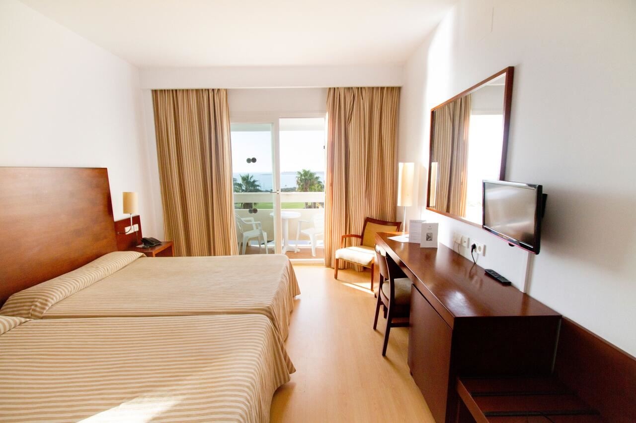 rooms-double-room-balcony-or-terrace