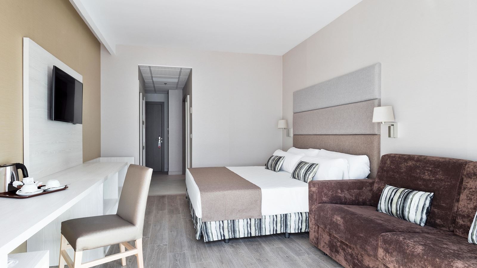 rooms-standard-room-balcony-or-terrace