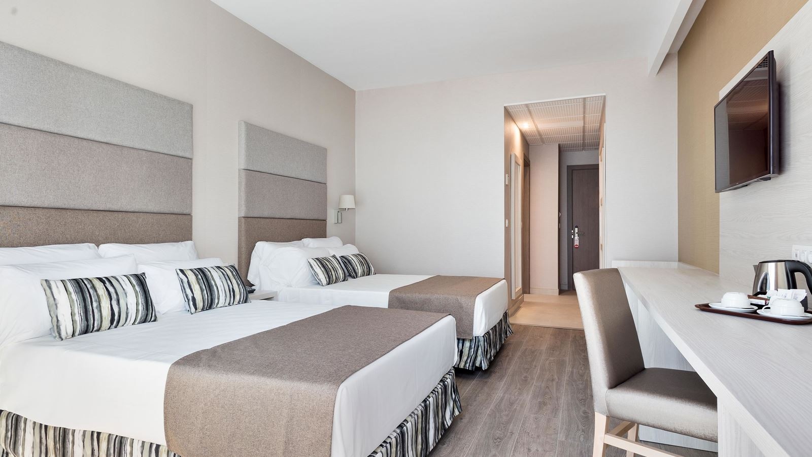 rooms-standard-room-balcony-or-terrace