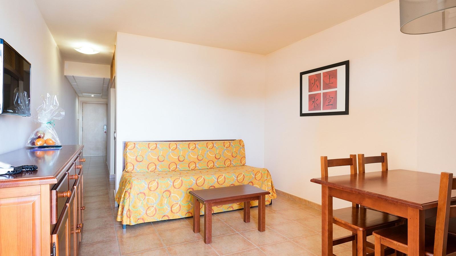 rooms-apartment-46-balcony-or-terrace