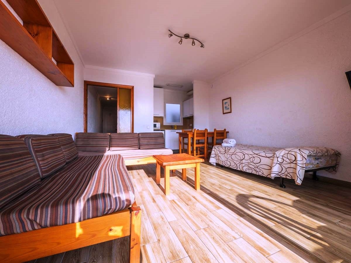 rooms-apartment-25-pax