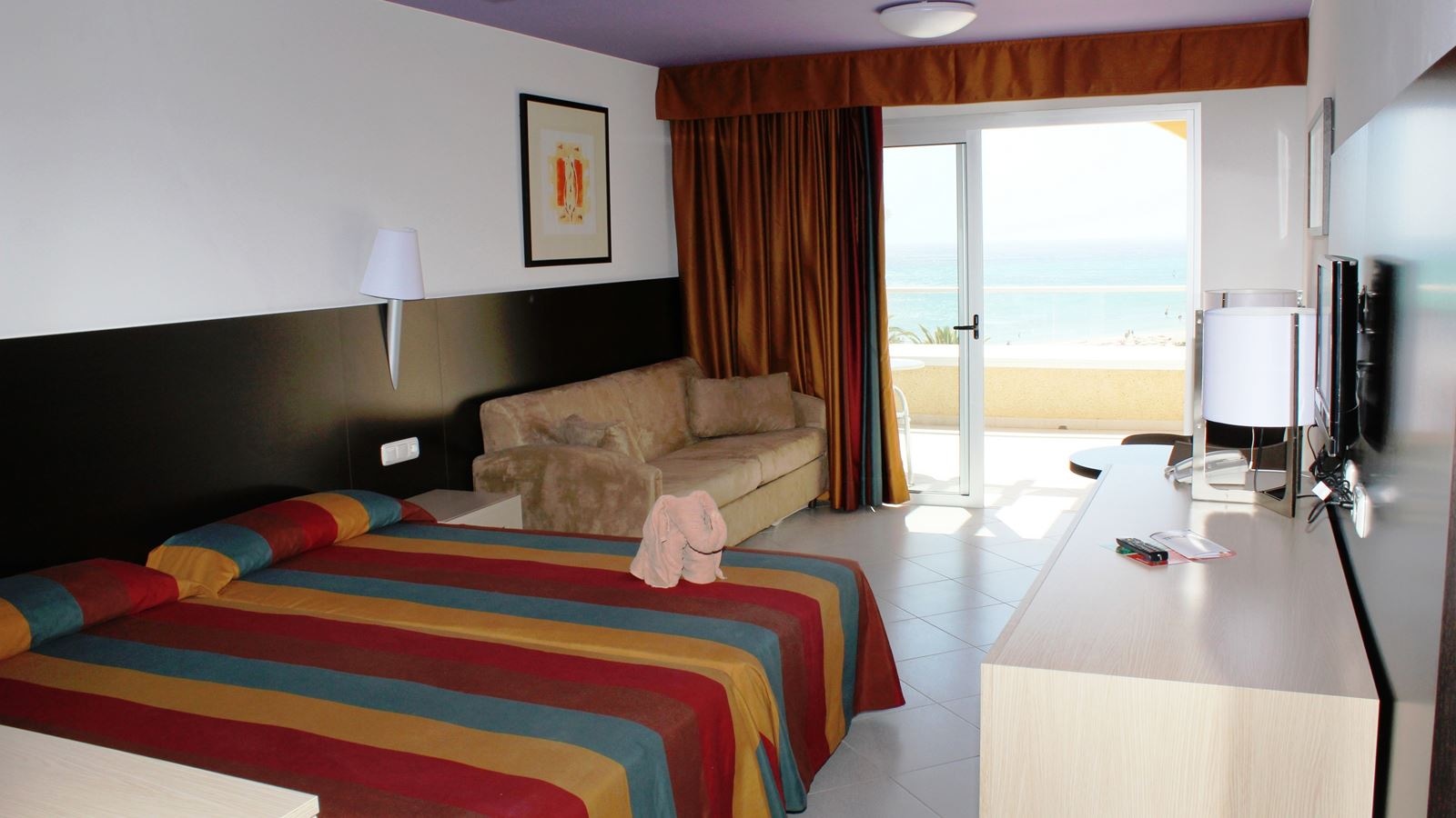 rooms-twin-sea-view-balcony-or-terrace