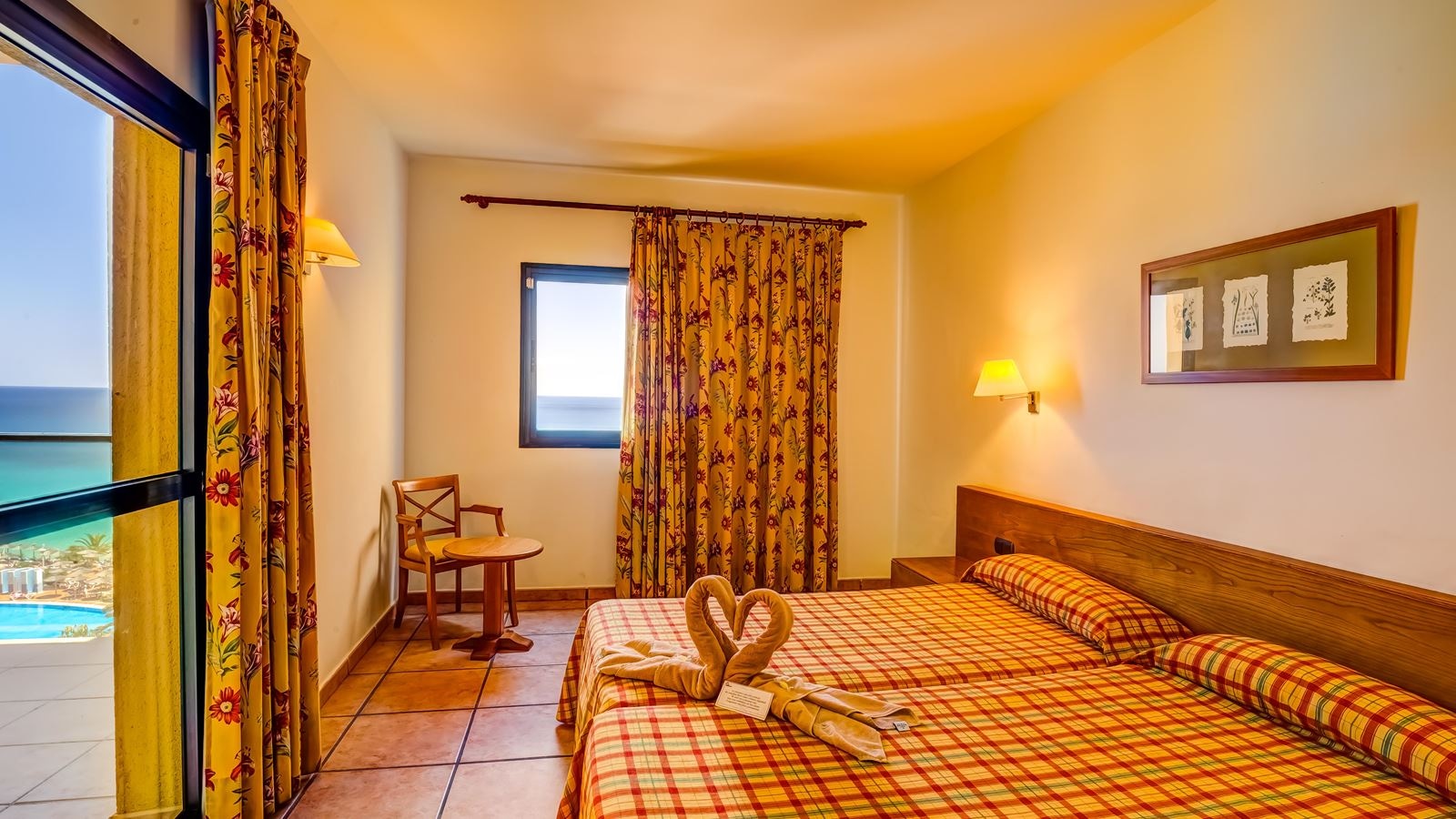 rooms-family-room-sea-view-balcony-or-terrace