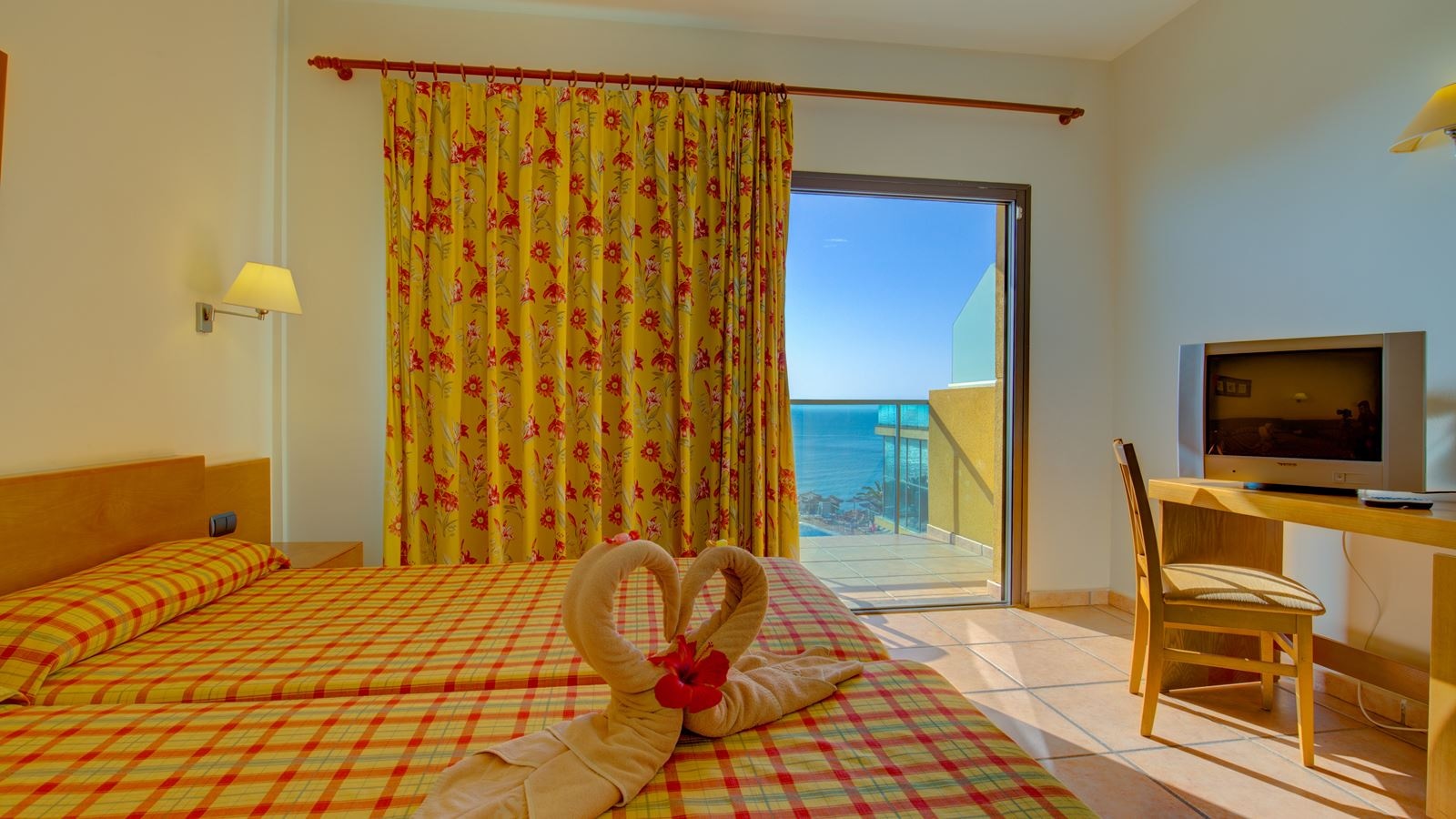 rooms-twin-economy-standard-sea-view