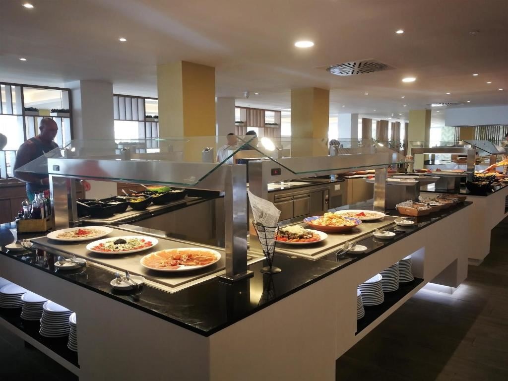 restaurants-restaurant