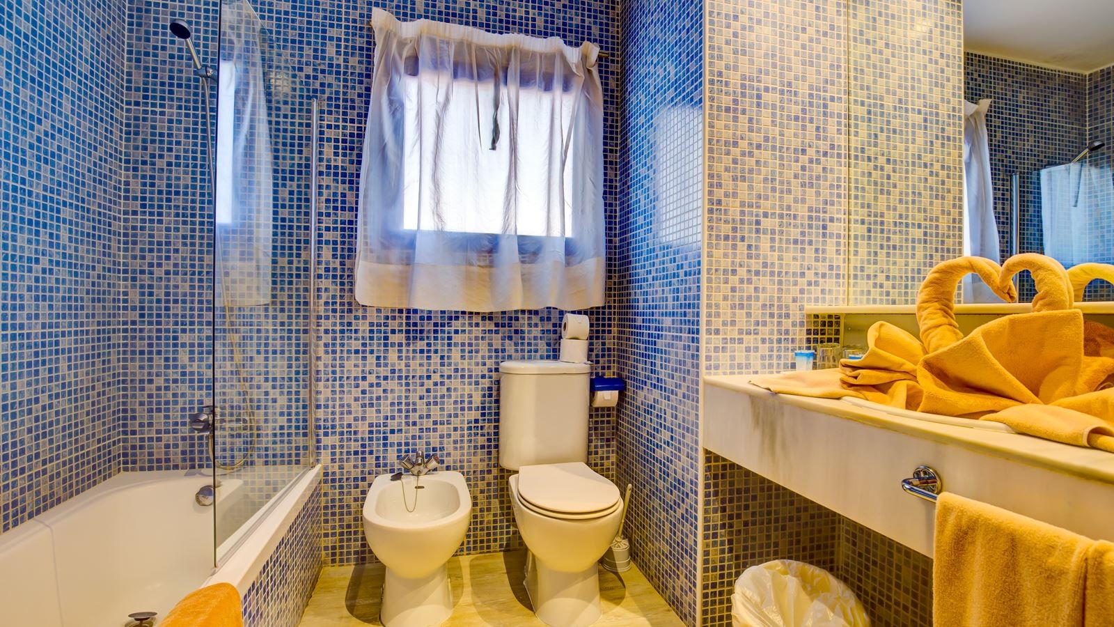 rooms-double-room-lateral-sea-view-balcony-or-terrace