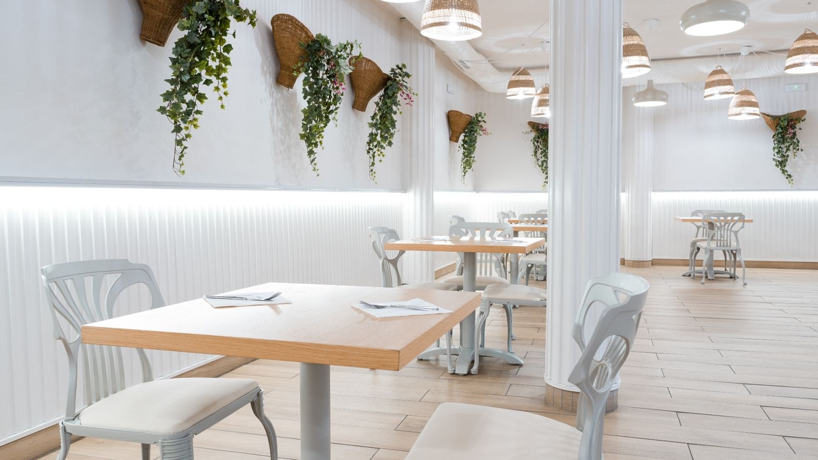 restaurants-restaurant