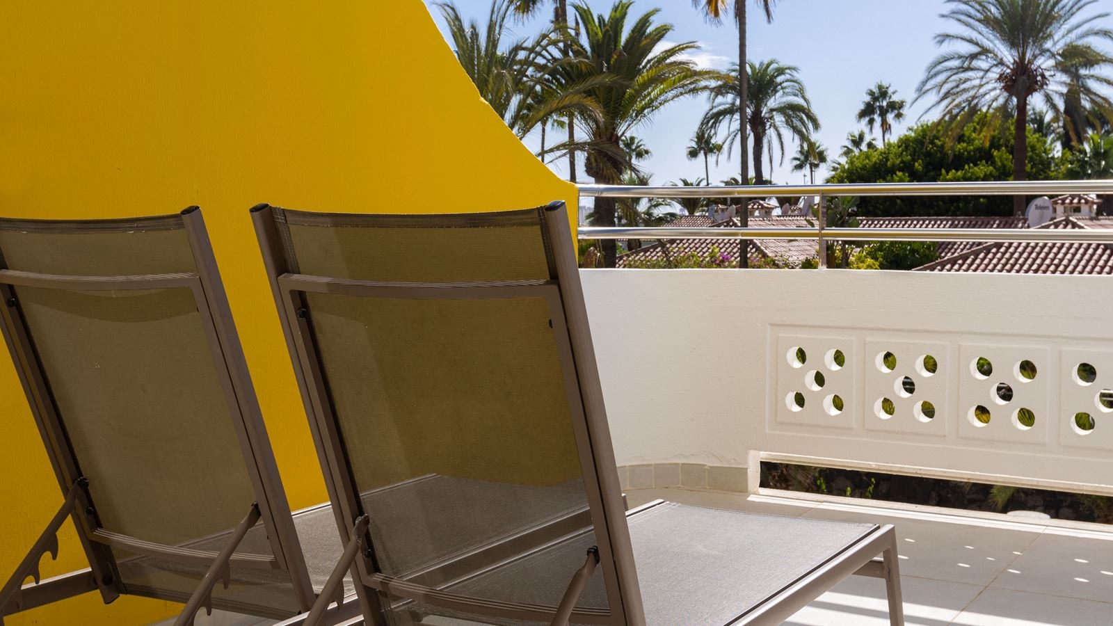 rooms-dsol-double-solarium-balcony-or-terrace