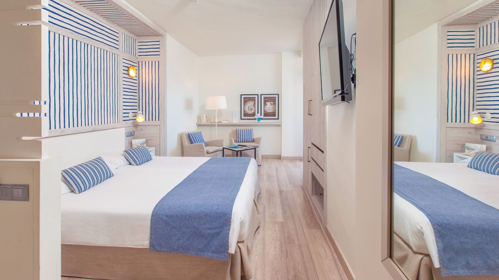 rooms-dstv-double-standard-room-type-b-with-balcony