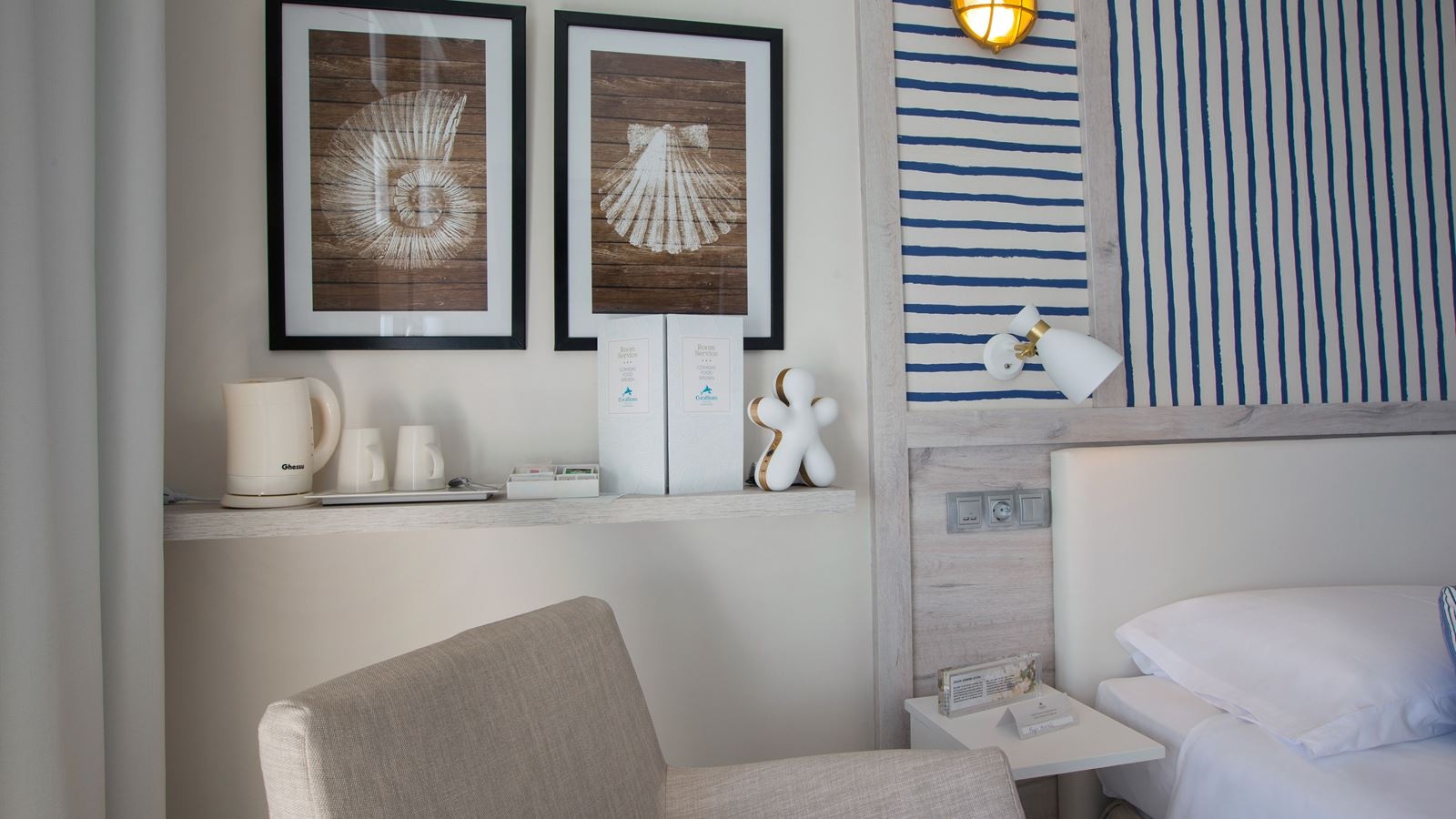 rooms-ddev-deluxe-room-with-balcony