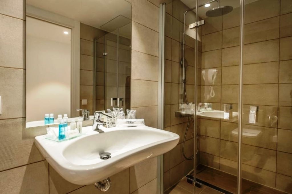 rooms-double-standard-room-balcony-or-terrace-single-use