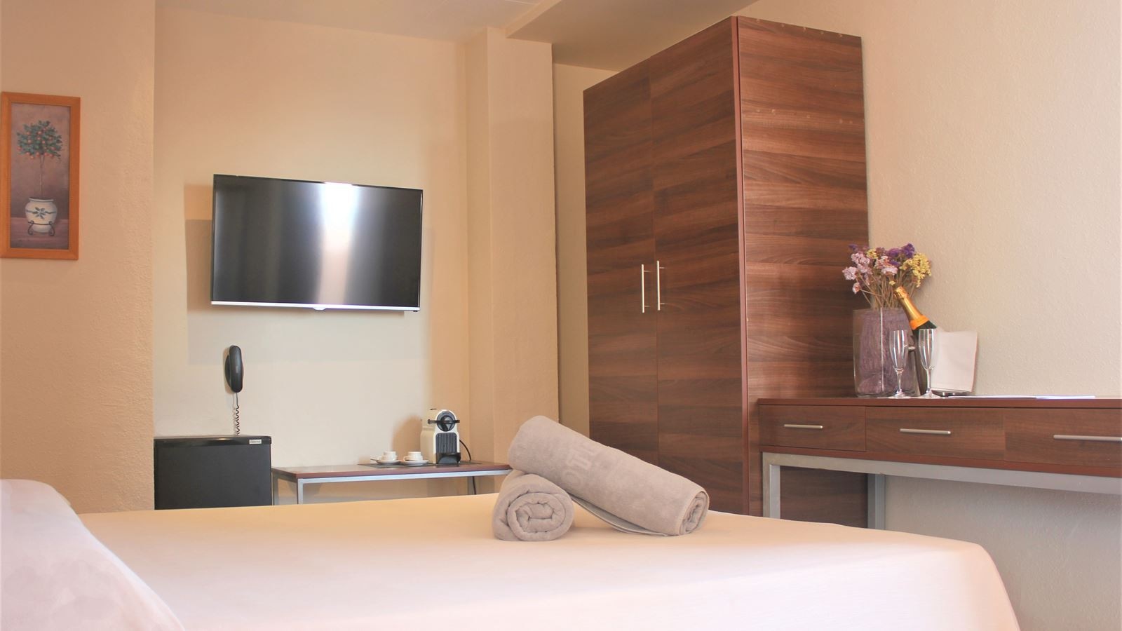 rooms-classic-double-room-with-balcony-or-terrace