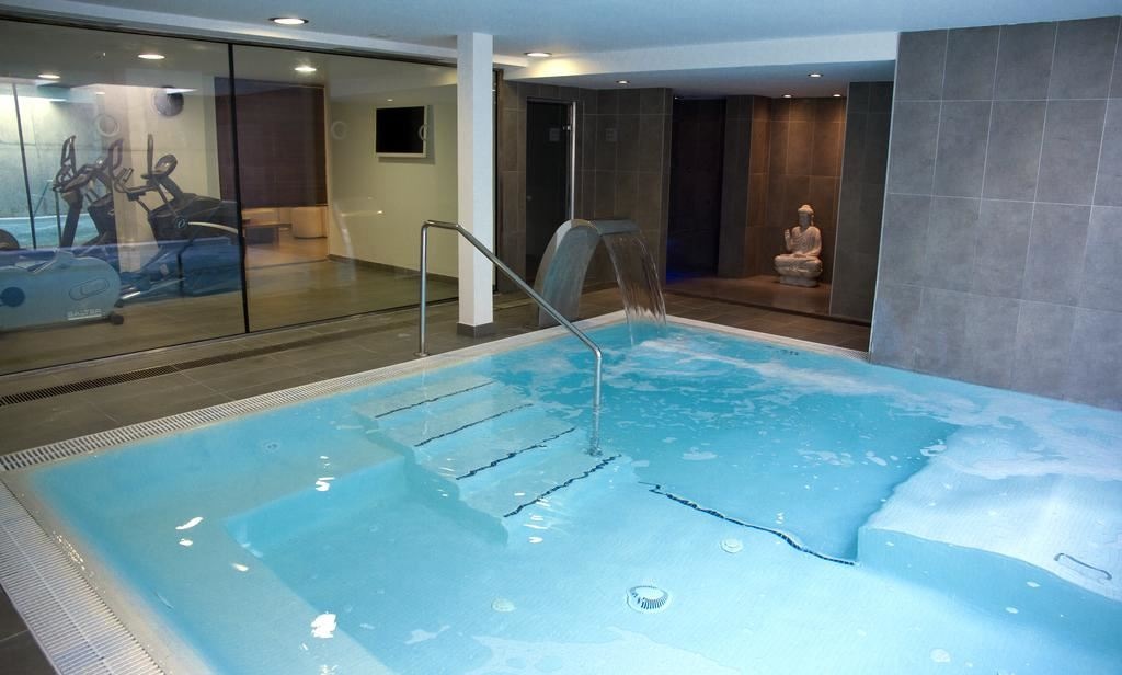 pools-indoor-pool
