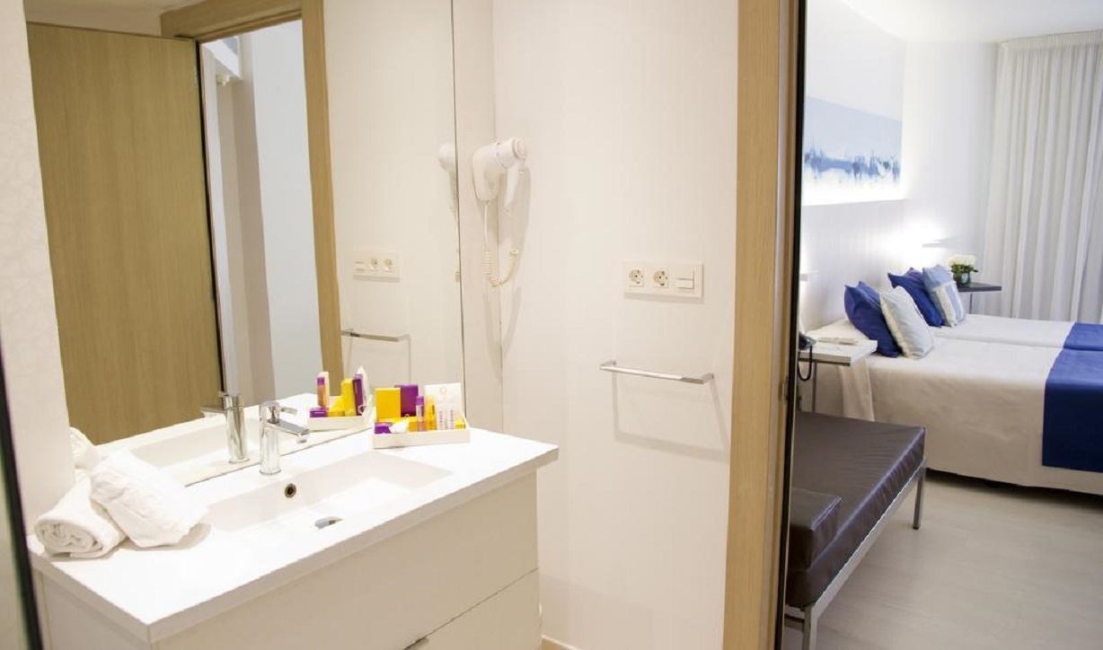 rooms-double-room-sea-side-view-balcony-or-terrace