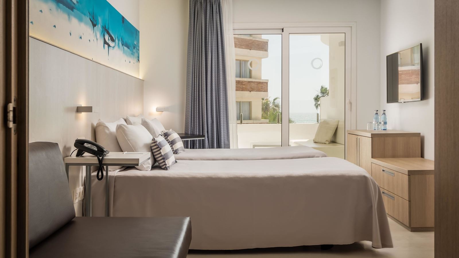 rooms-standard-room-balcony-or-terrace