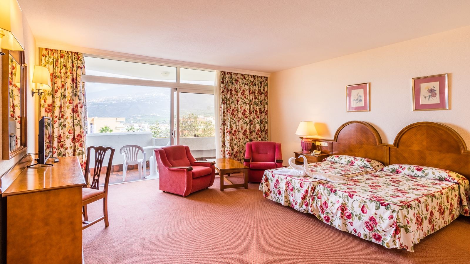 rooms-superior-room-balcony-or-terrace